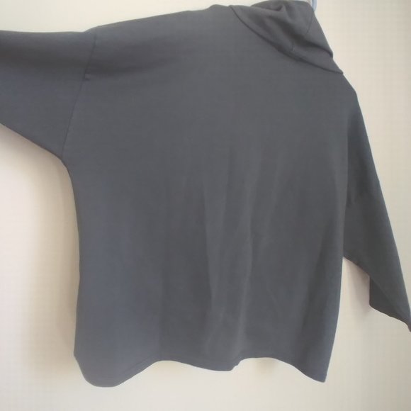 Vanessa Alexandra, Made in Italy Top or Beach Cover Up. Grey - Picture 5 of 10